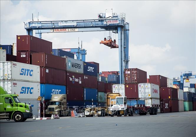 Phát triển kinh tế vùng Đông Nam Bộ: Gỡ “điểm nghẽn” logistics